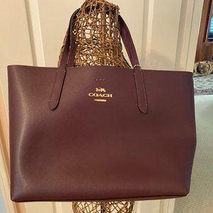 NWT Coach Tote
